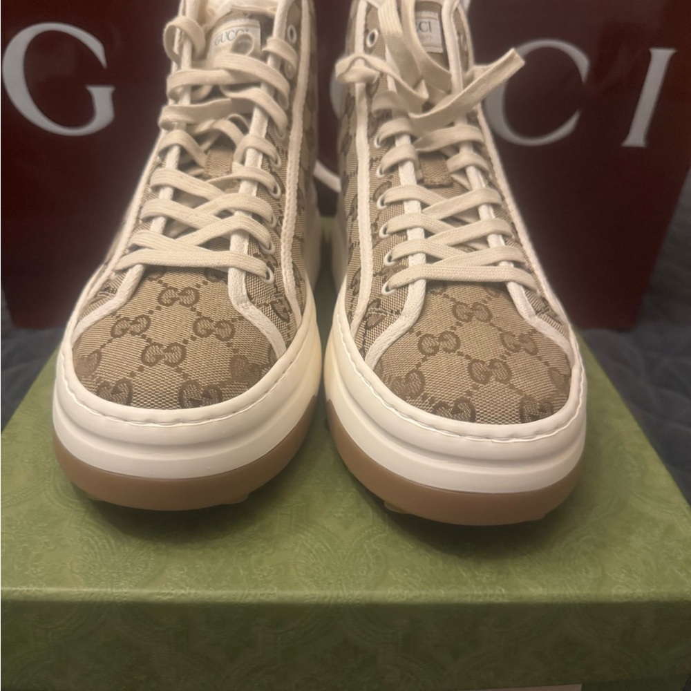 Gucci Men's Beige and Brown Logo Sneakers , brand new with dust bag and box